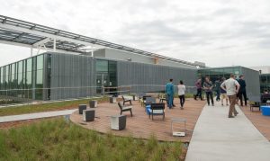 Loyola-Marymount-University’s-Life-Sciences-Building-by-CO-Architects-4-1020x610